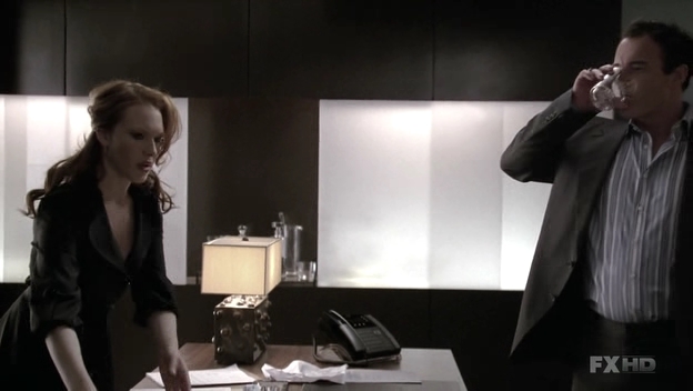 Charmed-Online-dot-NL-NipTuck6x09-0102.jpg