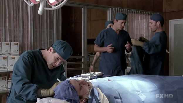 Charmed-Online-dot-NL-NipTuck6x09-0163.jpg