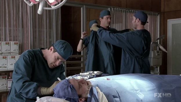Charmed-Online-dot-NL-NipTuck6x09-0164.jpg