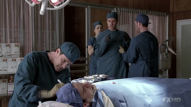 Charmed-Online-dot-NL-NipTuck6x09-0166.jpg
