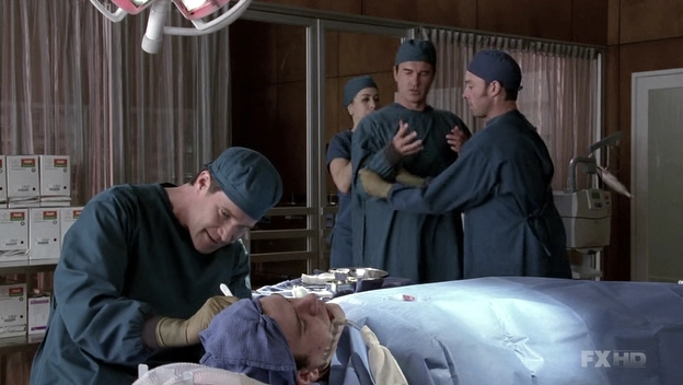 Charmed-Online-dot-NL-NipTuck6x09-0169.jpg