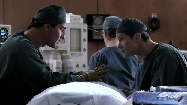 Charmed-Online-dot-NL-NipTuck6x09-0196.jpg