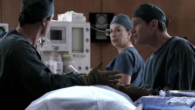 Charmed-Online-dot-NL-NipTuck6x09-0201.jpg