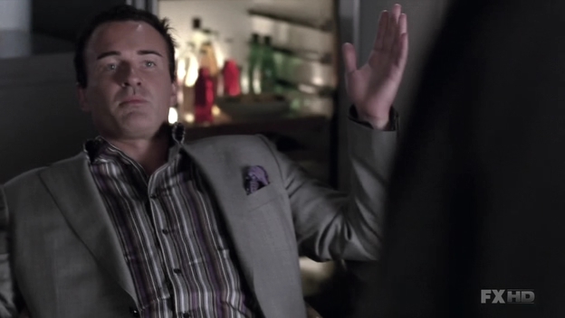 Charmed-Online-dot-NL-NipTuck6x09-2000.jpg