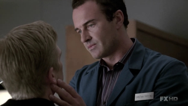 Charmed-Online-dot-NL-NipTuck6x09-2122.jpg