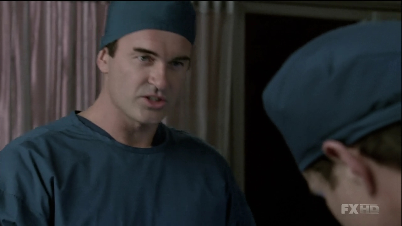 Charmed-Online-dot-NL-NipTuck6x100441.jpg