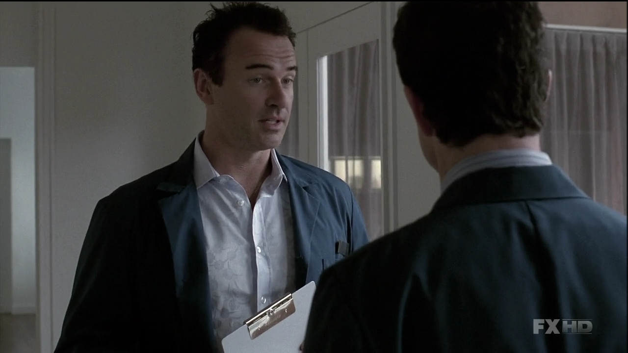 Charmed-Online-dot-NL-NipTuck6x100769.jpg
