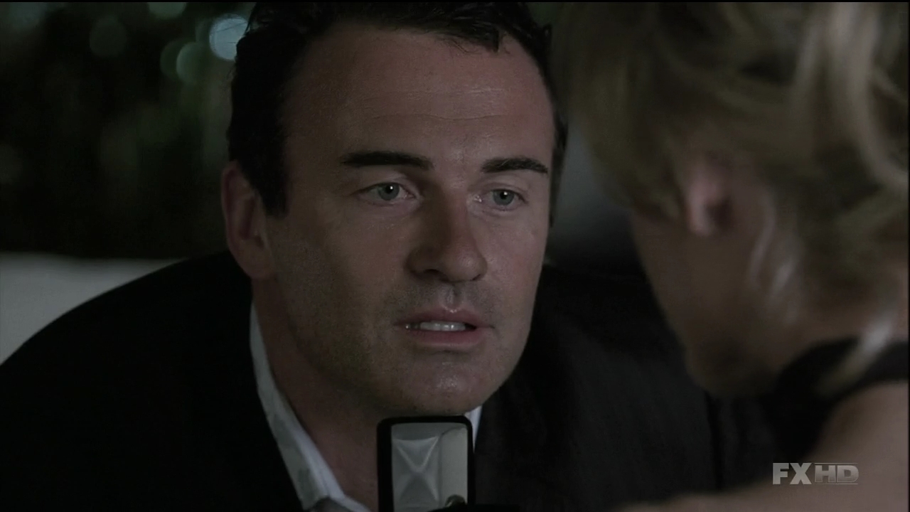 Charmed-Online-dot-NL-NipTuck6x100889.jpg