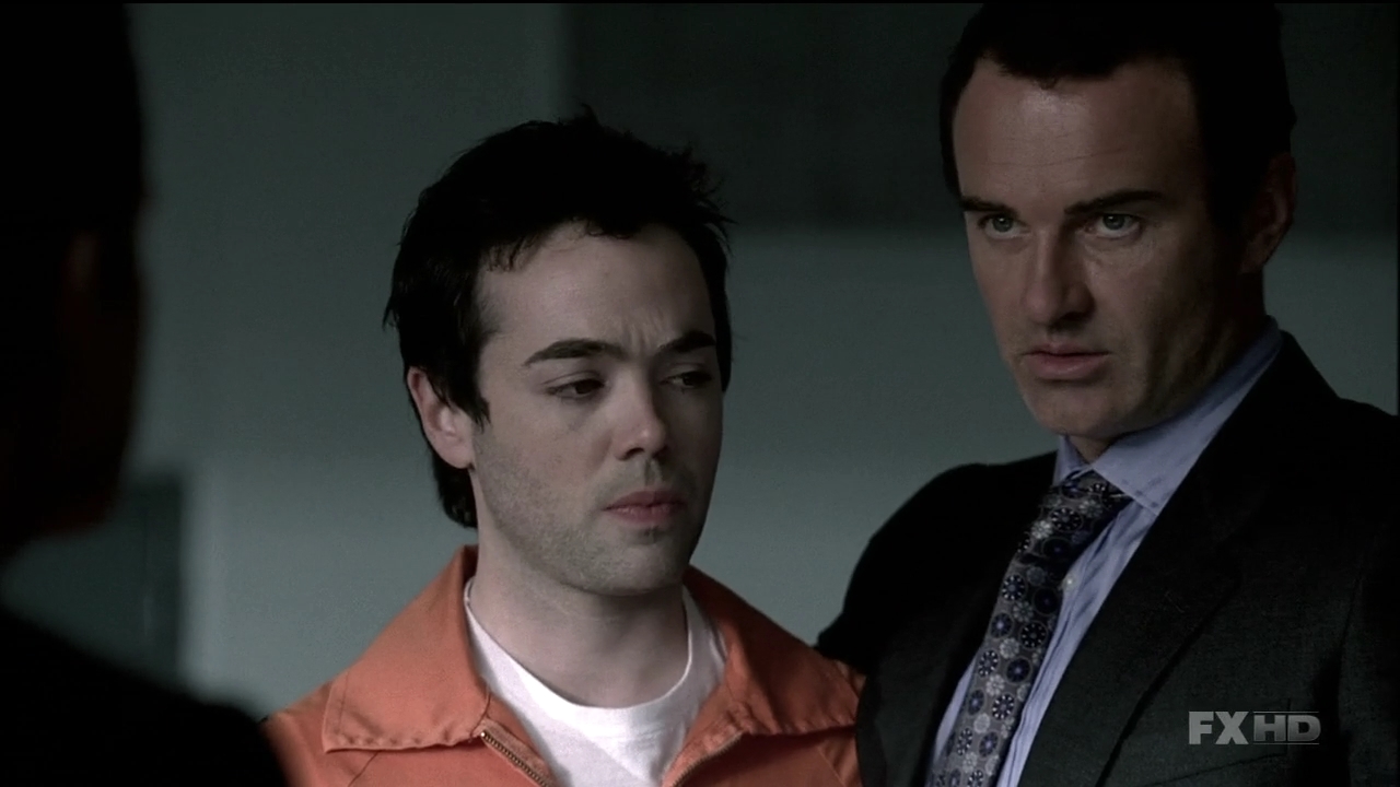 Charmed-Online-dot-NL-NipTuck6x102012.jpg