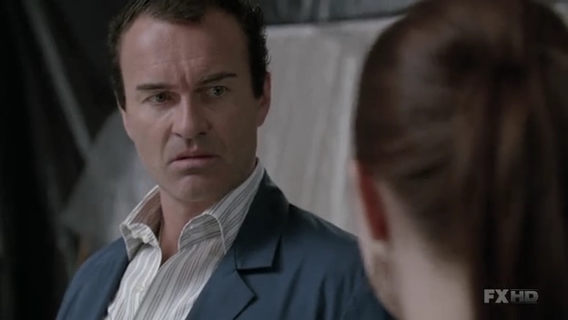 Charmed-Online-dot-NL-NipTuck6x11-0704.jpg