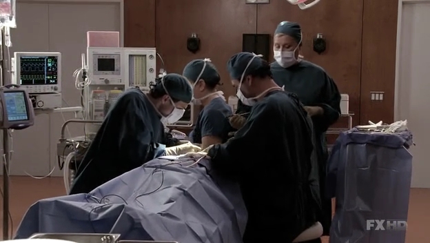 Charmed-Online-dot-NL-NipTuck6x12-0703.jpg