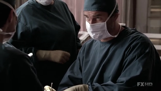 Charmed-Online-dot-NL-NipTuck6x12-0746.jpg