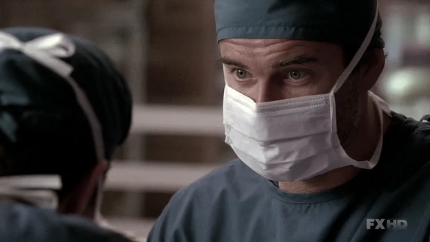 Charmed-Online-dot-NL-NipTuck6x12-0782.jpg