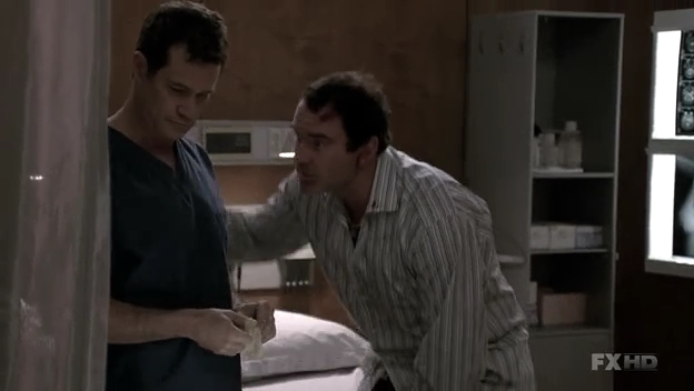 Charmed-Online-dot-NL-NipTuck6x12-1878.jpg