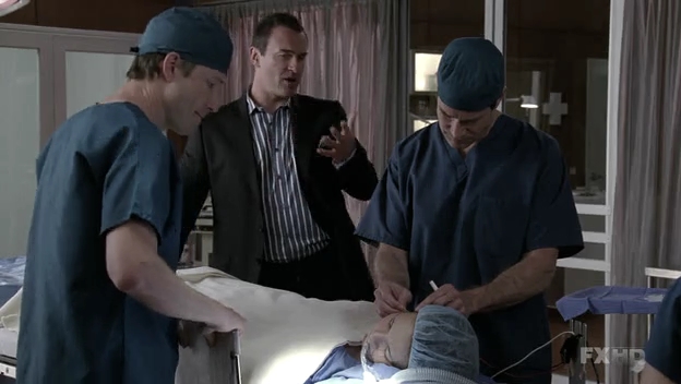 Charmed-Online-dot-NL-NipTuck6x13-1208.jpg Charmed-Online-dot-NL-NipTuck6x13-1208.jpg