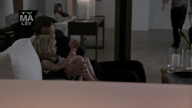 Charmed-Online-dot-NL-NipTuck6x14-0220.jpg Charmed-Online-dot-NL-NipTuck6x14-0220.jpg