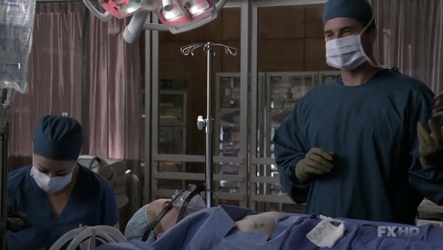 Charmed-Online-dot-NL-NipTuck6x15-0541.jpg
