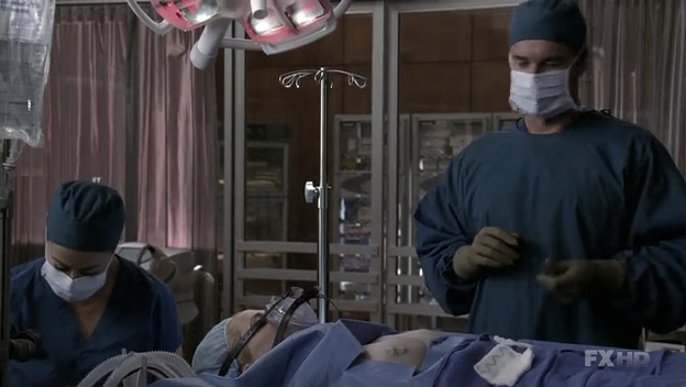 Charmed-Online-dot-NL-NipTuck6x15-0542.jpg