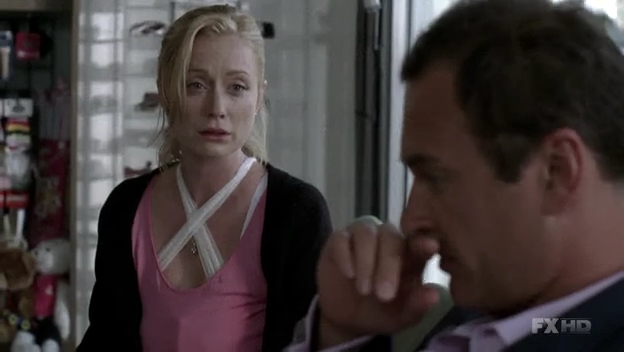 Charmed-Online-dot-NL-NipTuck6x15-1432.jpg