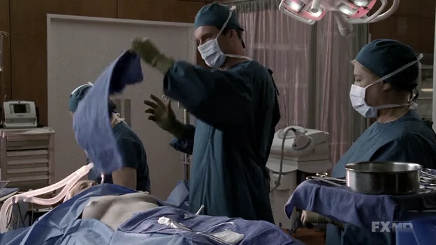 Charmed-Online-dot-NL-NipTuck6x15-1471.jpg