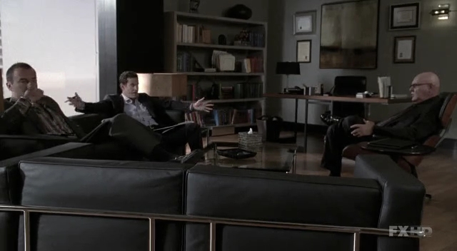 Charmed-Online-dot-NL-NipTuck6x16-0805.jpg
