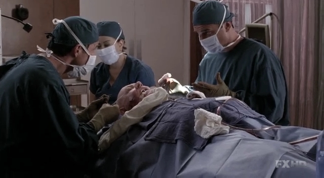 Charmed-Online-dot-NL-NipTuck6x16-2033.jpg