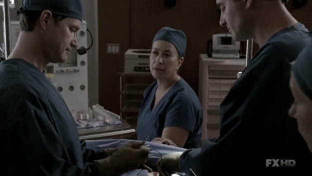 Charmed-Online-dot-NL-NipTuck6x19-0398.jpg