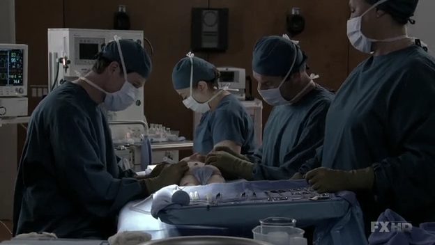 Charmed-Online-dot-NL-NipTuck6x19-0827.jpg Charmed-Online-dot-NL-NipTuck6x19-0827.jpg