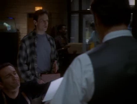 Charmed-Online-nl_Profiler2x05-2002.jpg Charmed-Online-nl_Profiler2x05-2002.jpg