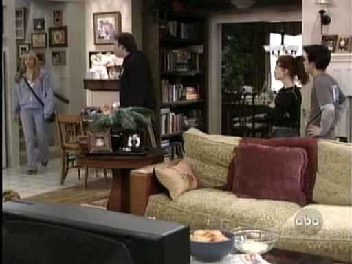 Charmed-Online_dot_nl-8SimpleRules-1x021345.jpg