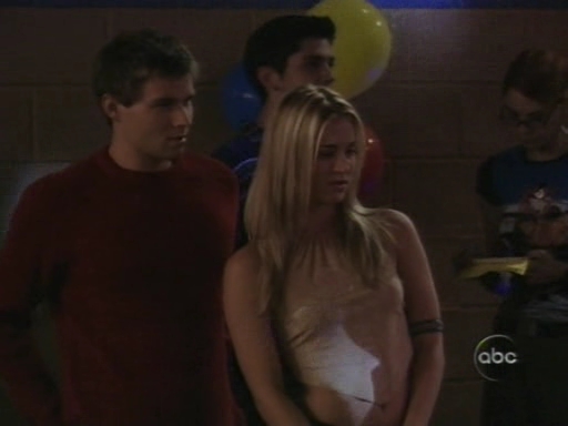 Charmed-Online_dot_nl-8SimpleRules-1x05-0910.jpg