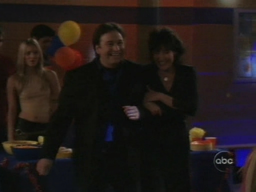 Charmed-Online_dot_nl-8SimpleRules-1x05-0913.jpg