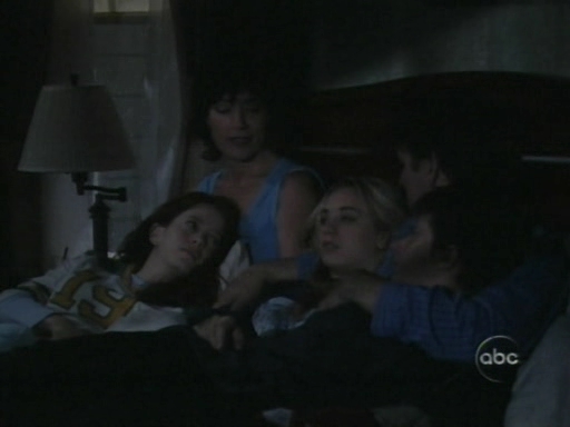 Charmed-Online_dot_nl-8SimpleRules-1x07-0999.jpg