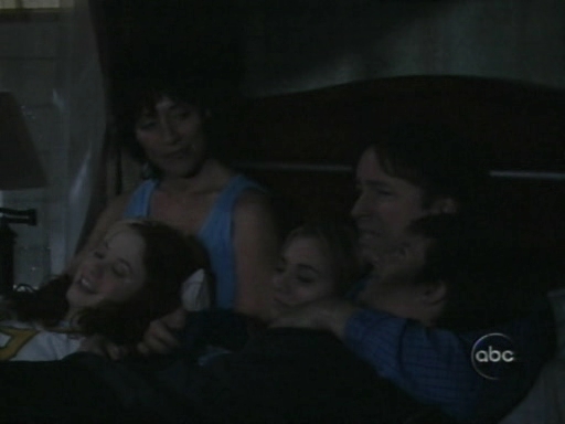 Charmed-Online_dot_nl-8SimpleRules-1x07-1016.jpg