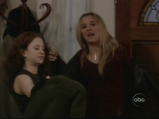 Charmed-Online_dot_nl-8SimpleRules-1x08-0478.jpg