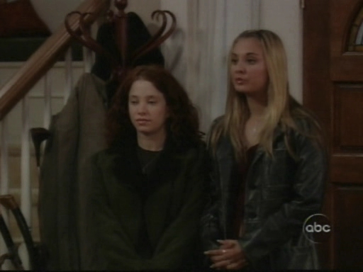 Charmed-Online_dot_nl-8SimpleRules-1x08-0510.jpg