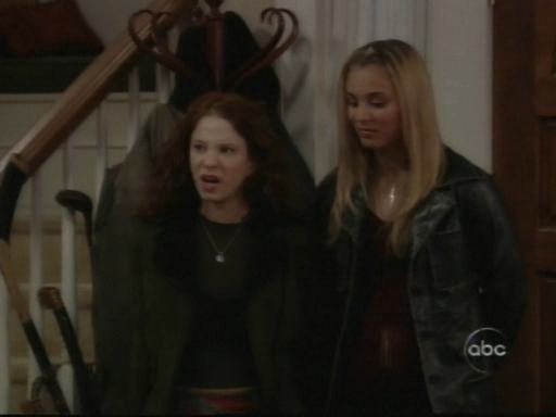 Charmed-Online_dot_nl-8SimpleRules-1x08-0549.jpg
