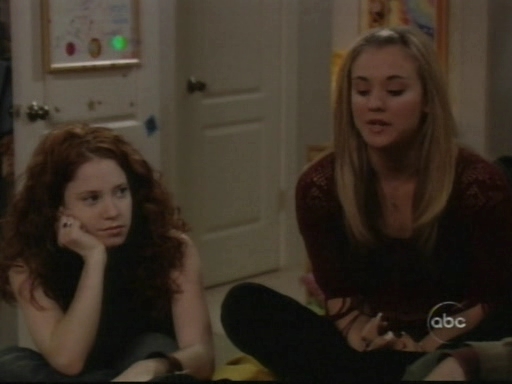 Charmed-Online_dot_nl-8SimpleRules-1x08-0712.jpg