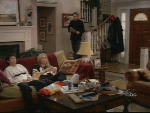 Charmed-Online_dot_nl-8SimpleRules-1x09-0643.jpg