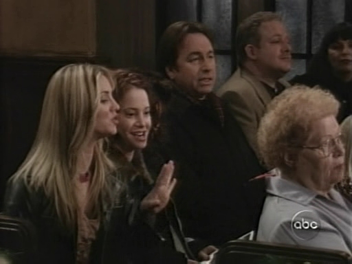 Charmed-Online_dot_nl-8SimpleRules-1x12-0916.jpg