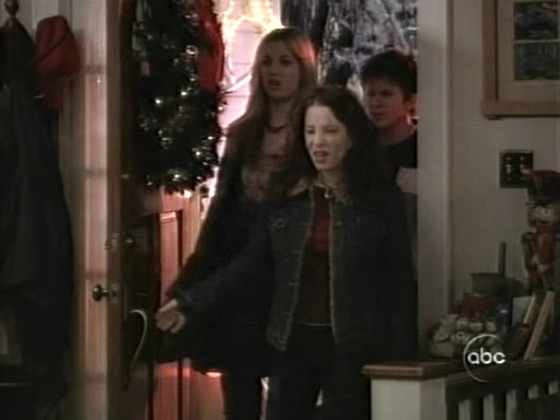 Charmed-Online_dot_nl-8SimpleRules-1x12-1069.jpg