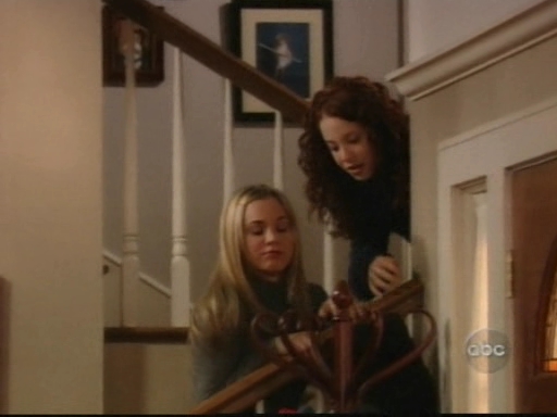 Charmed-Online_dot_nl-8SimpleRules-1x13-0389.jpg