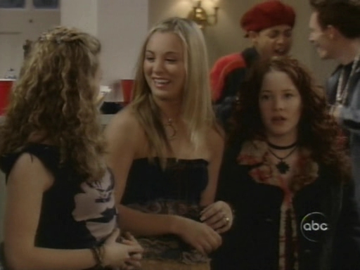Charmed-Online_dot_nl-8SimpleRules-1x15-0486.jpg