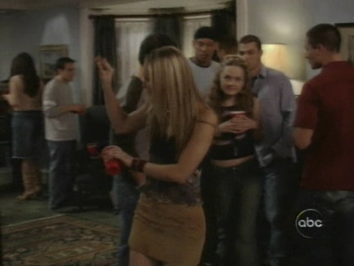 Charmed-Online_dot_nl-8SimpleRules-1x15-0500.jpg