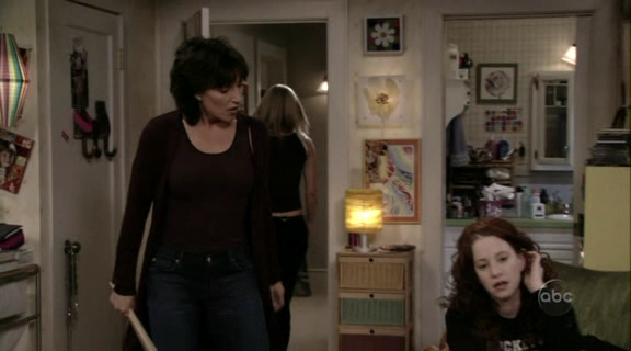 Charmed-Online_dot_nl-8SimpleRules-1x17-1012.jpg