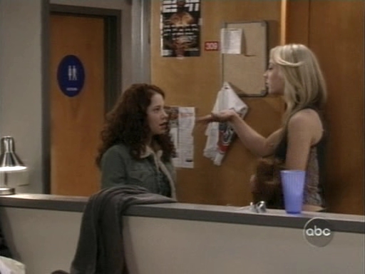 Charmed-Online_dot_nl-8SimpleRules-1x18-0578.jpg