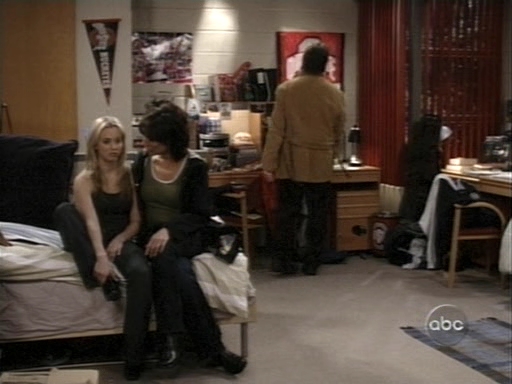 Charmed-Online_dot_nl-8SimpleRules-1x18-1014.jpg