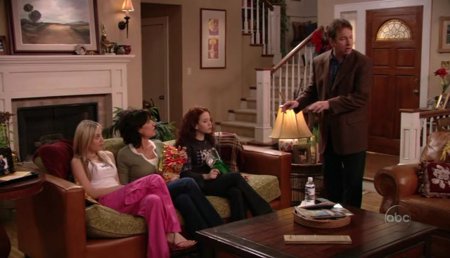 Charmed-Online_dot_nl-8SimpleRules-1x20-0723.jpg
