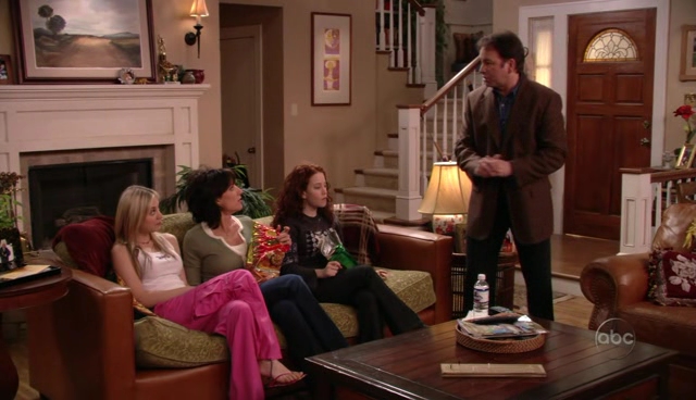 Charmed-Online_dot_nl-8SimpleRules-1x20-0724.jpg