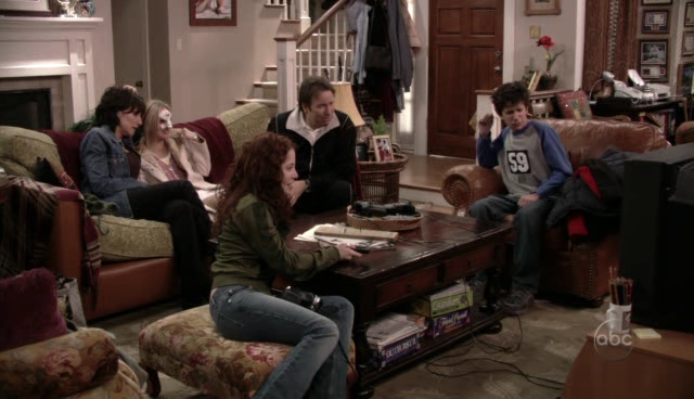 Charmed-Online_dot_nl-8SimpleRules-1x21-0706.jpg